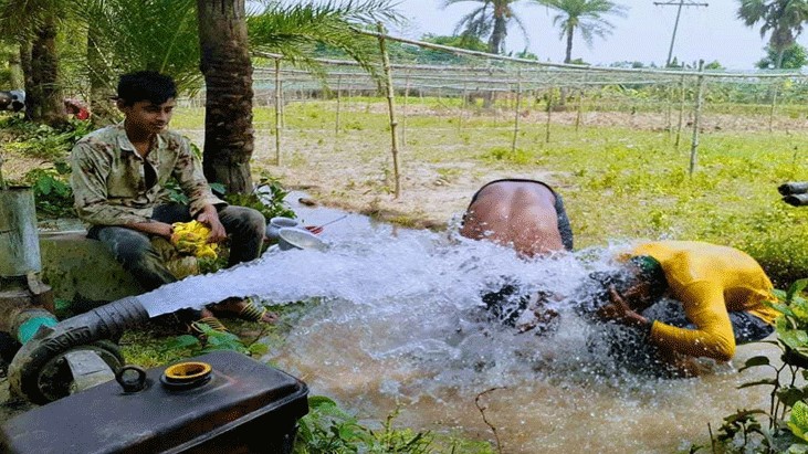 চুয়াডাঙ্গায় তাপমাত্রা ৪২ ডিগ্রি, কৃষকের মৃত্যু চুয়াডাঙ্গায় তাপমাত্রা ৪২ ডিগ্রি, কৃষকের মৃত্যু