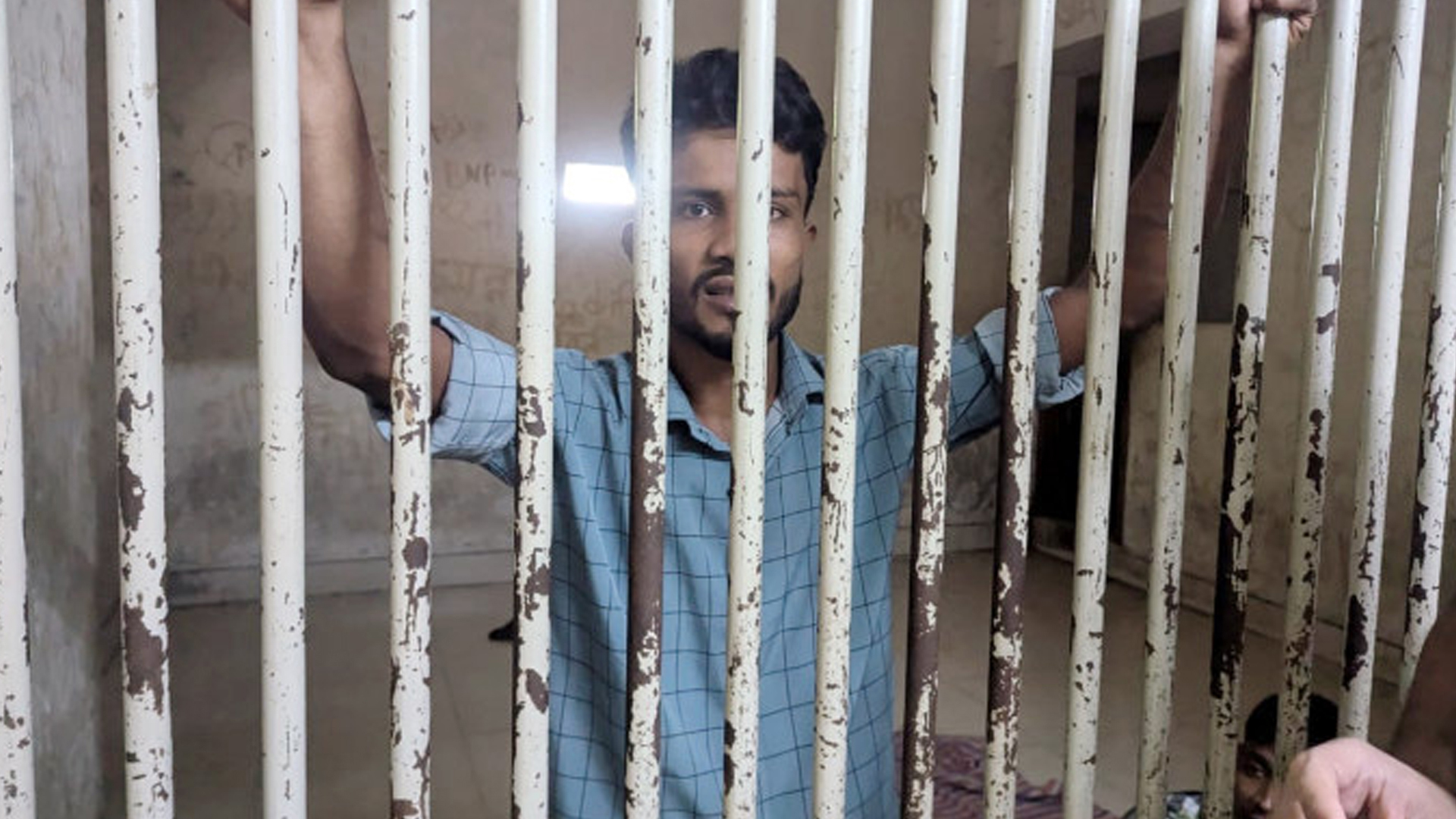 গ্রেফতার সেই রিকশাচালকের জামিন