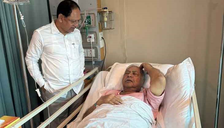 ড. কামাল হোসেন হাসপাতালে 