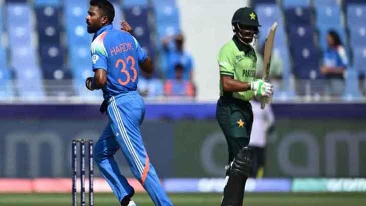 টস জিতে ব্যাটিংয়ে পাকিস্তান