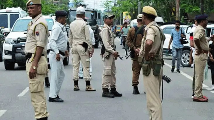 ভারতে বাংলায় কথা বললেই ‘বাংলাদেশি ট্যাগ’ দিয়ে আটক ভারতে বাংলায় কথা বললেই ‘বাংলাদেশি ট্যাগ’ দিয়ে আটক