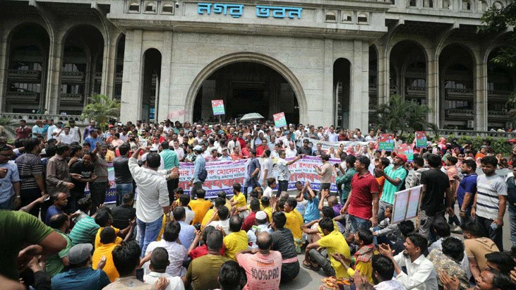ইশরাককে মেয়র পদে বসানোর দাবিতে লাগাতার অবস্থান কর্মসূচি ঘোষণা ইশরাককে মেয়র পদে বসানোর দাবিতে লাগাতার অবস্থান কর্মসূচি ঘোষণা