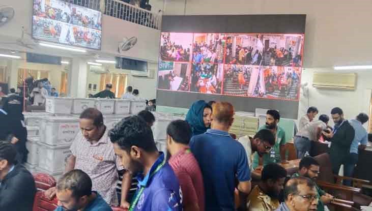 জাকসু নির্বাচন: চলছে ভোট গণনা, চূড়ান্ত ফলাফল রাতে