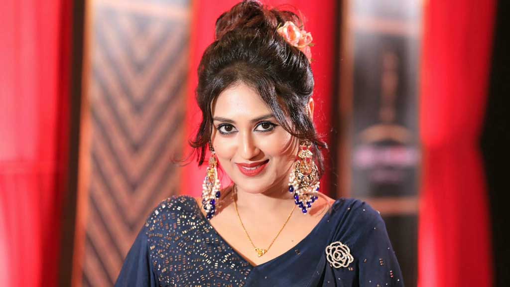 তেহারি ব্যবসায়ীর সঙ্গে বিয়ে দেয়ার কথা বলতেন বাবা-মা তেহারি ব্যবসায়ীর সঙ্গে বিয়ে দেয়ার কথা বলতেন বাবা-মা