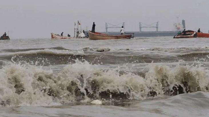 সাগরে লঘুচাপ, চার বন্দরে ৩ নম্বর সতর্ক সংকেত সাগরে লঘুচাপ, চার বন্দরে ৩ নম্বর সতর্ক সংকেত