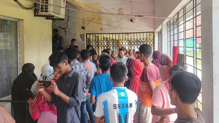 নাস্তা করতে গিয়ে ছুরিকাঘাতে নিহত ২ যুবক নাস্তা করতে গিয়ে ছুরিকাঘাতে নিহত ২ যুবক