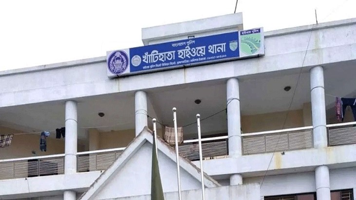 সড়কে ঘুষ নেয়ার অভিযোগে ওসিসহ ৬ পুলিশ সদস্য প্রত্যাহার সড়কে ঘুষ নেয়ার অভিযোগে ওসিসহ ৬ পুলিশ সদস্য প্রত্যাহার