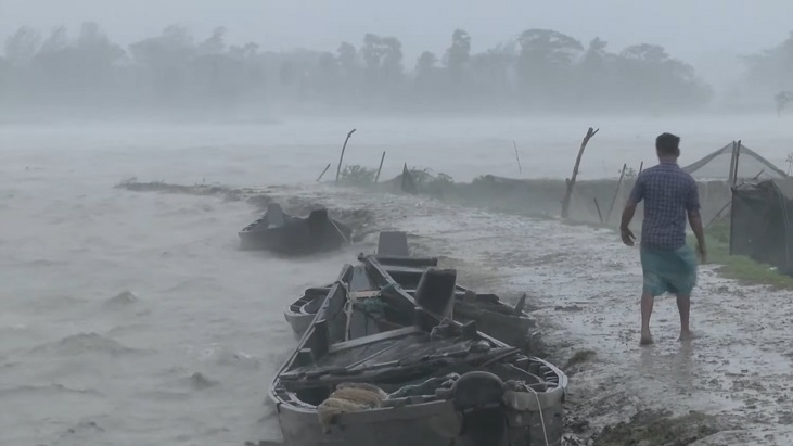 বঙ্গোপসাগরে নিম্নচাপ, ছয় জেলায় বন্যার আশঙ্কা বঙ্গোপসাগরে নিম্নচাপ, ছয় জেলায় বন্যার আশঙ্কা