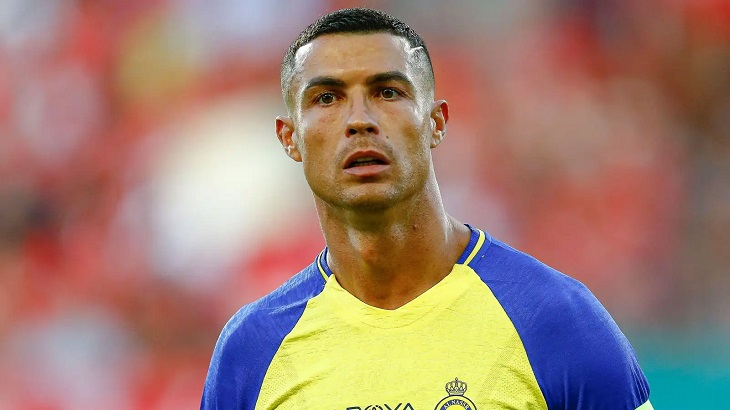 রোনালদো বাজে অঙ্গভঙ্গি করে বিপাকে 