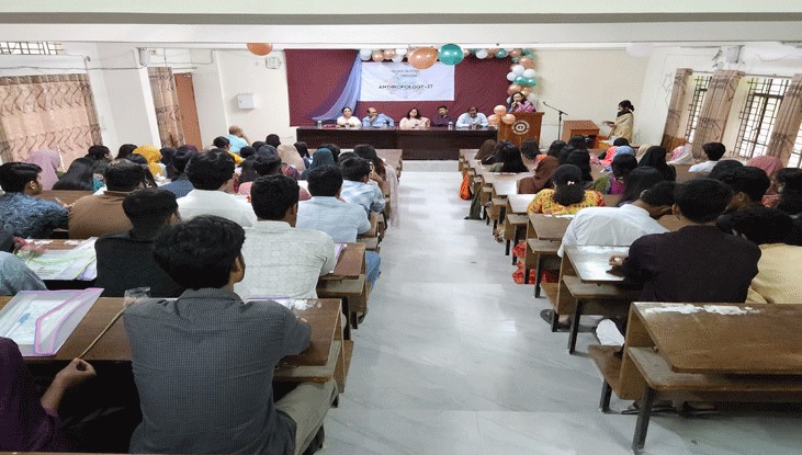 রাবির ৭২তম ব্যাচের ক্লাস শুরু, নবীনদের পদচারণায় মুখরিত ক্যাম্পাস