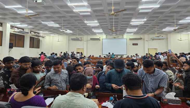 চূড়ান্ত তালিকা প্রকাশ: রাকসুর মোট প্রার্থী ৩০৬ জন