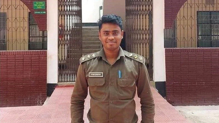 মাটি পাচারকারী ট্রাকের চাপায় বন কর্মকর্তার মৃত্যু মাটি পাচারকারী ট্রাকের চাপায় বন কর্মকর্তার মৃত্যু