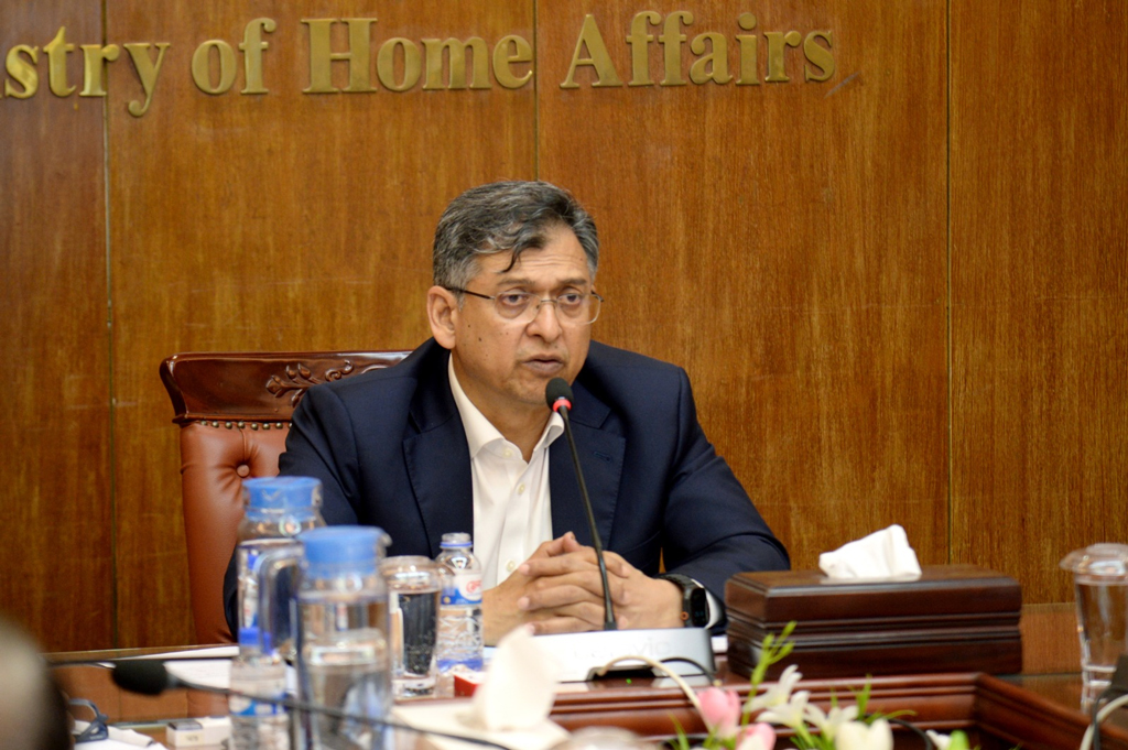 সুবিধাবাদীদের করা মামলা যাচাই করবে সরকার: স্বরাষ্ট্রমন্ত্রী