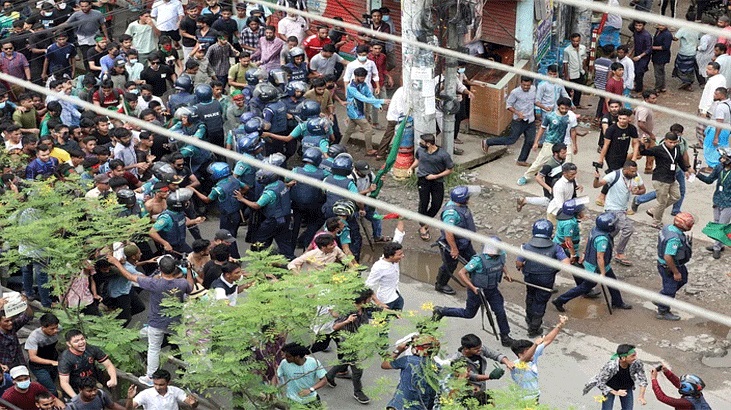 সিলেটে শিক্ষার্থীদের সঙ্গে পুলিশের সংঘর্ষ