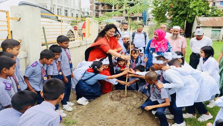 টাঙ্গাইলে ১৬২৩ শিক্ষা প্রতিষ্ঠানে বৃক্ষরোপণ টাঙ্গাইলে ১৬২৩ শিক্ষা প্রতিষ্ঠানে বৃক্ষরোপণ