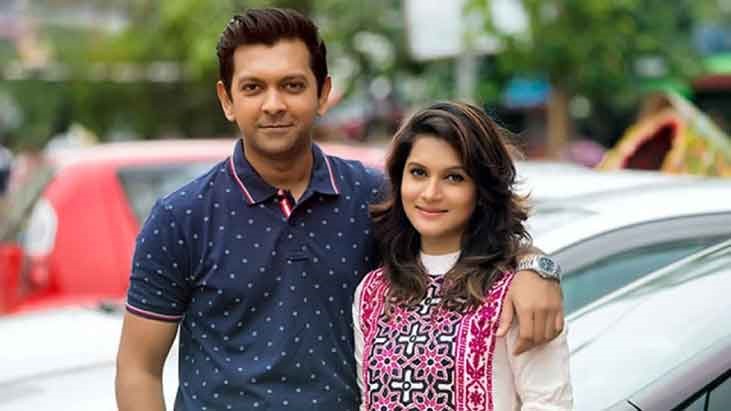 তাহসানের অবসর গুঞ্জনে ফেসবুকে মিথিলার পোস্ট