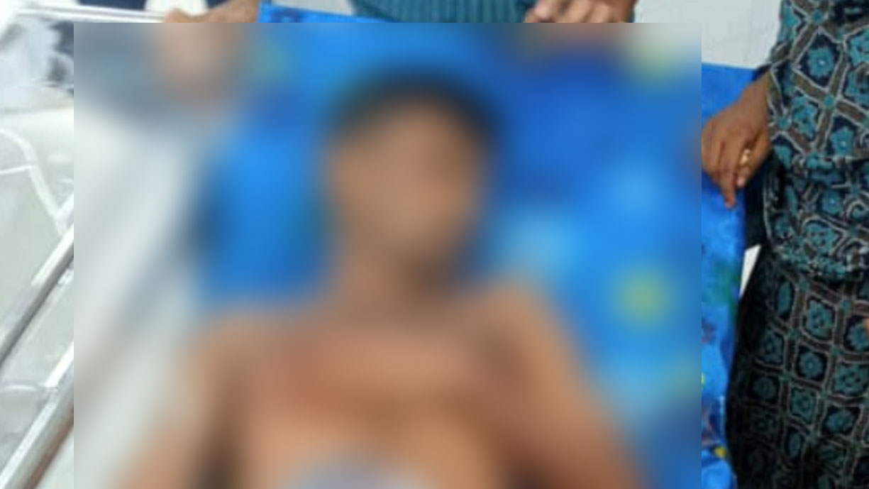 স্বামীর গোপনাঙ্গ কেটে পালালেন স্ত্রী-শ্বশুর স্বামীর গোপনাঙ্গ কেটে পালালেন স্ত্রী-শ্বশুর