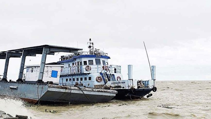 ভোলার ১০ রুটে লঞ্চ চলাচল বন্ধ ঘোষণা ভোলার ১০ রুটে লঞ্চ চলাচল বন্ধ ঘোষণা