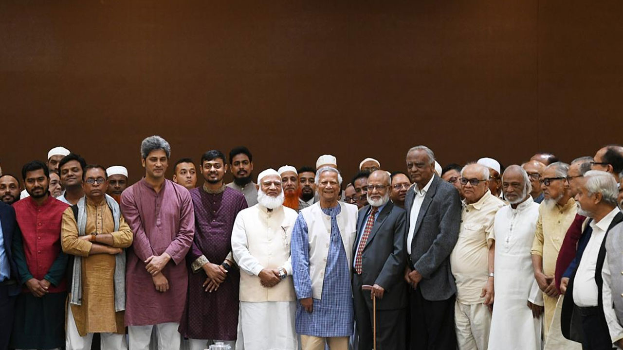 আমাদের স্বাধীনতা উল্টে দেয়ার চেষ্টা চলছে: প্রধান উপদেষ্টা