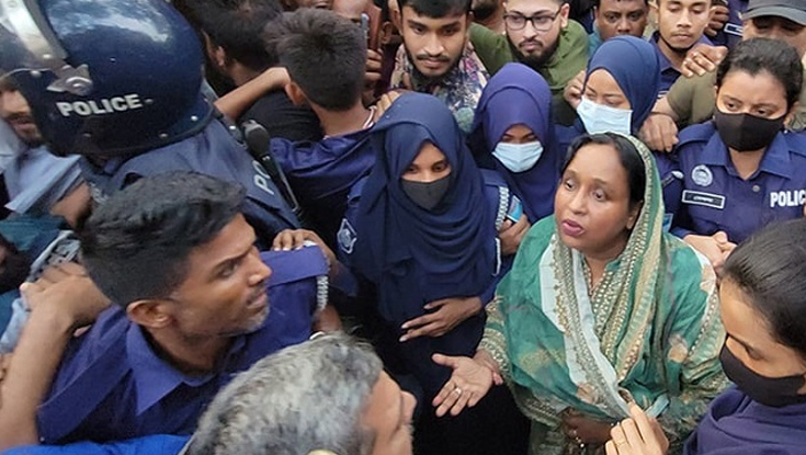 অবশেষে গ্রেফতার হলেন সেলিনা হায়াৎ আইভী অবশেষে গ্রেফতার হলেন সেলিনা হায়াৎ আইভী