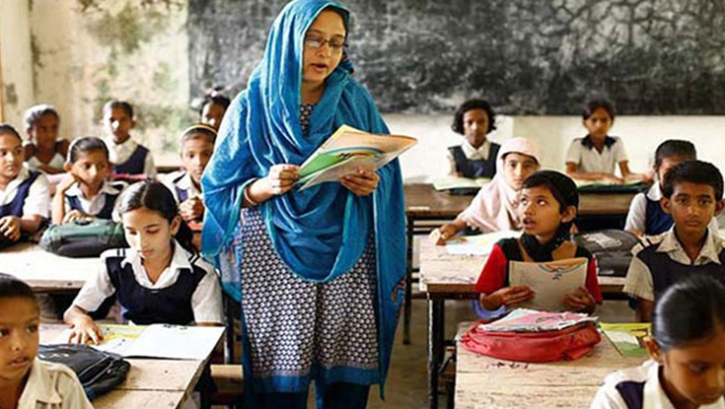 কর্মবিরতিতে পৌনে চার লাখ শিক্ষক কর্মবিরতিতে পৌনে চার লাখ শিক্ষক