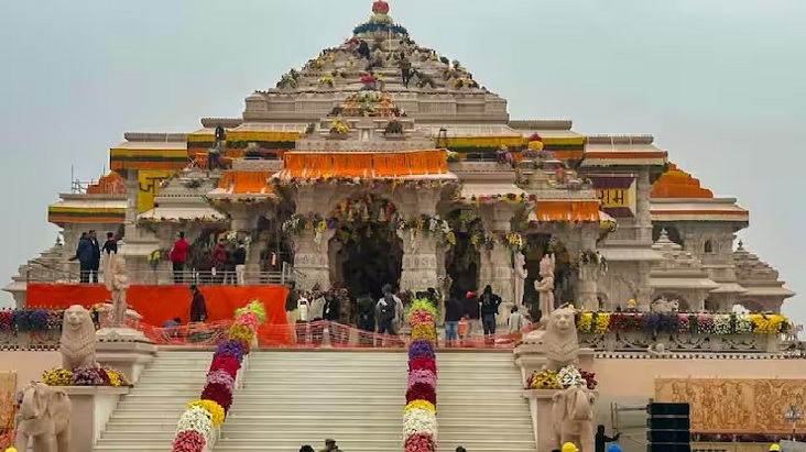 রাম মন্দিরের ছাদে ফুটো, পড়ছে বৃষ্টি রাম মন্দিরের ছাদে ফুটো, পড়ছে বৃষ্টি