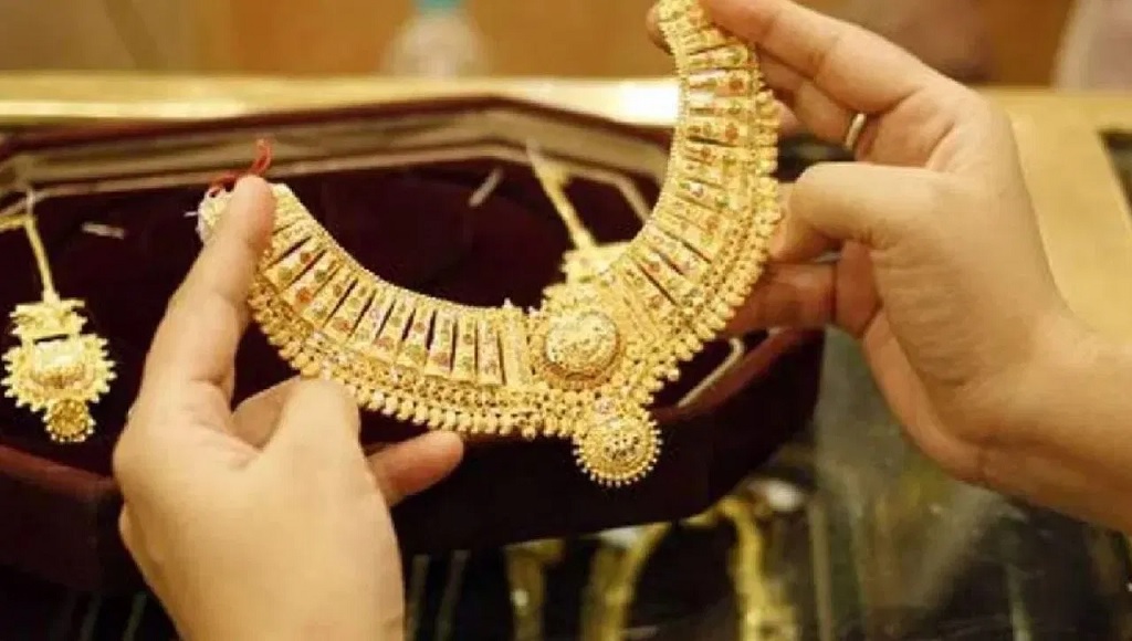 স্বর্ণের দামে বড় পতন স্বর্ণের দামে বড় পতন