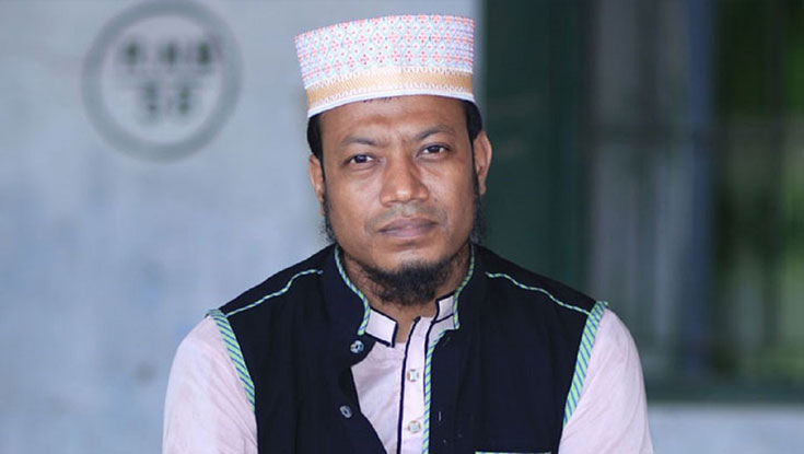 আদালতে আত্মসমর্পণ মুফতি আমির হামজার