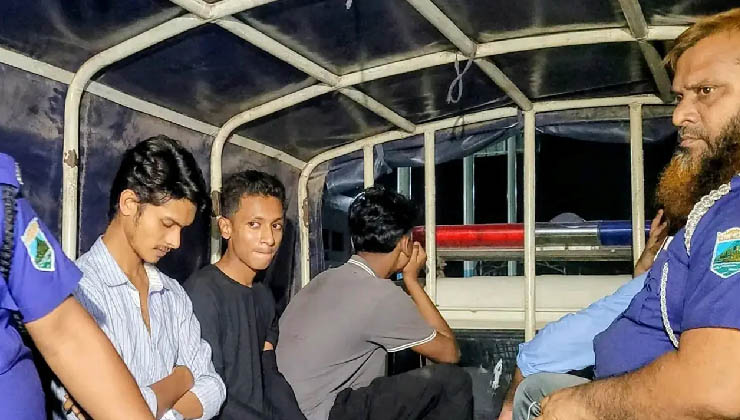 আনসার সদস্যদের ওপর হামলা, আটক ৪