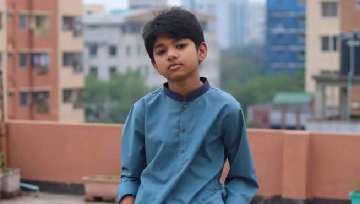 আটক কিশোরের বাসা থেকে আইফোন উদ্ধার