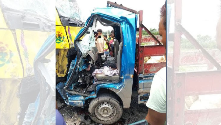 দুই ট্রাকের সংঘর্ষে চালকসহ নিহত ৪