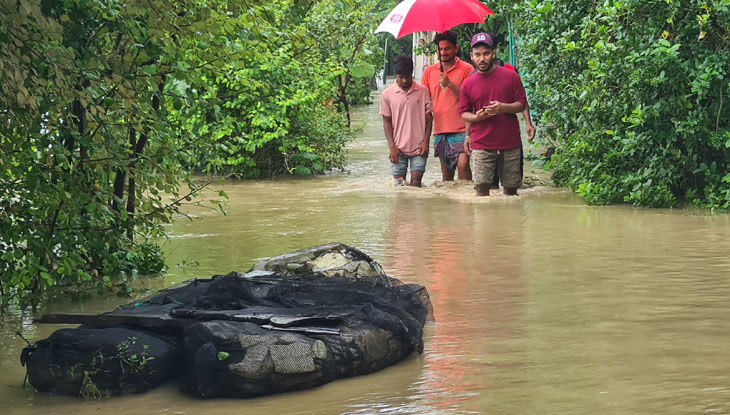 কক্সবাজারের ৩৫ ইউনিয়ন প্লাবিত, সতর্কতা জারি