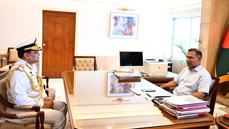 প্রধানমন্ত্রীর সঙ্গে নতুন নৌ প্রধানের সৌজন্য সাক্ষাৎ