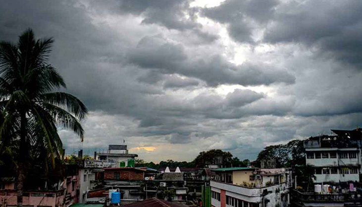 রাতের মধ্যে ঝড়ের দাপট দেখবে ১৮ জেলা