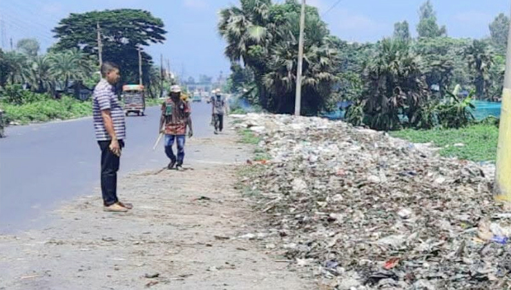 বাইপাস রোডে ময়লার ভাগাড়, নষ্ট হচ্ছে পরিবেশ