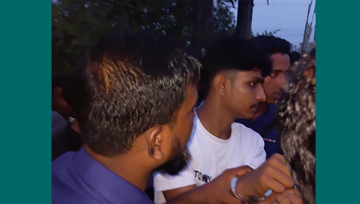 নোয়াখালীতে বিদেশী পিস্তলসহ কিশোর আটক