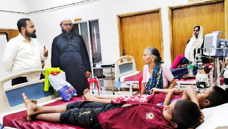 বাগেরহাটে চিপস খেয়ে ১২ শিক্ষার্থী হাসপাতালে