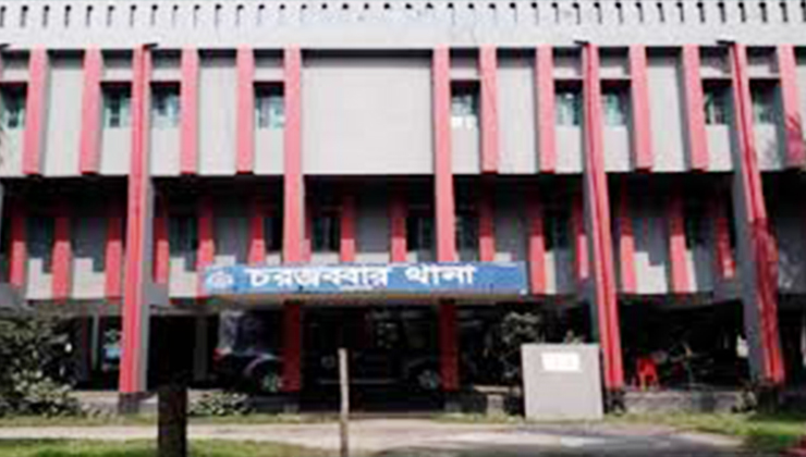 নোয়াখালীতে মায়ের সামনে প্রাণ গেল শিশুর