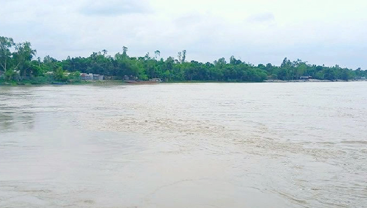 বিপৎসীমার কাছাকাছি ৪ নদীর পানি, বন্যার শঙ্কা