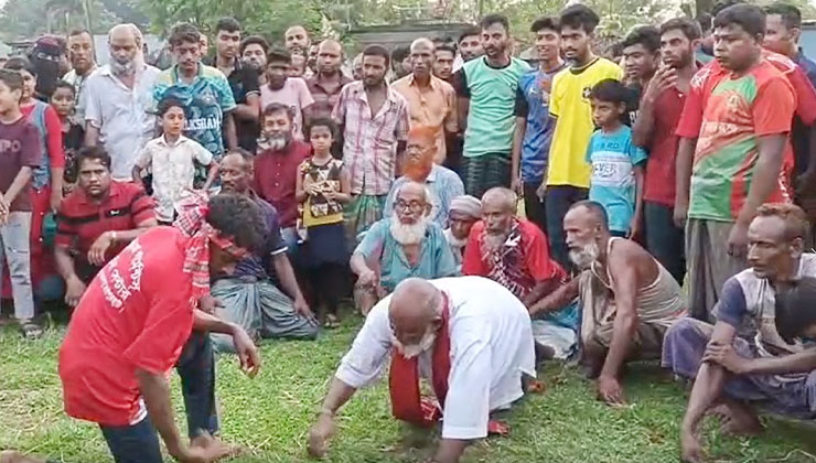 জয়পুরহাট সদরে তন্ত্র-মন্ত্রের পাতা খেলা