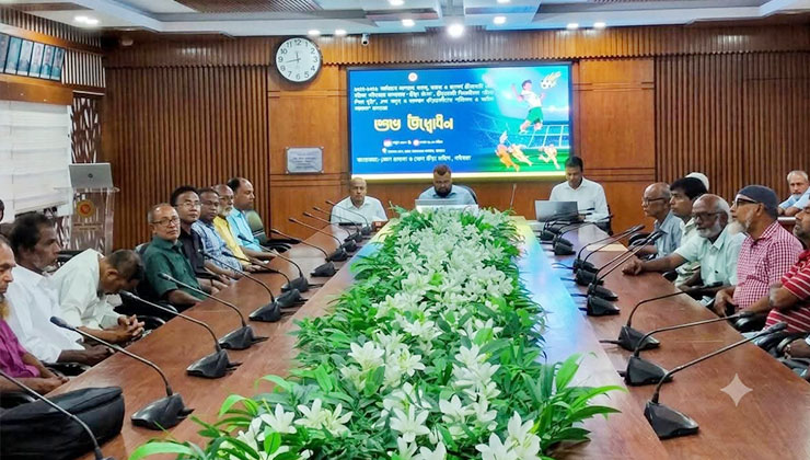 গাইবান্ধায় অসচ্ছল ক্রীড়াসেবী-শিক্ষার্থীদের সহায়তা প্রদান