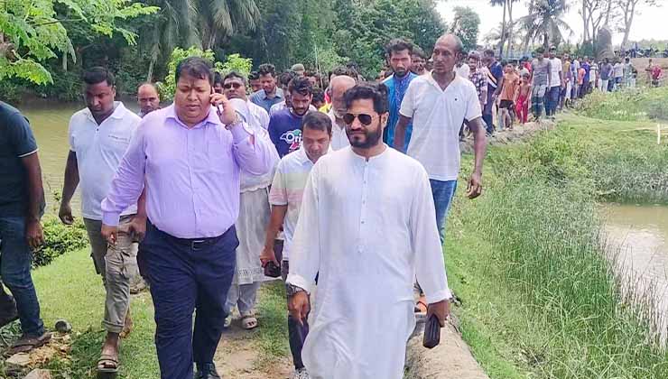 বাগেরহাটে খাল পুনরুদ্ধারে মাঠে এমপি-জেলা প্রশাসক