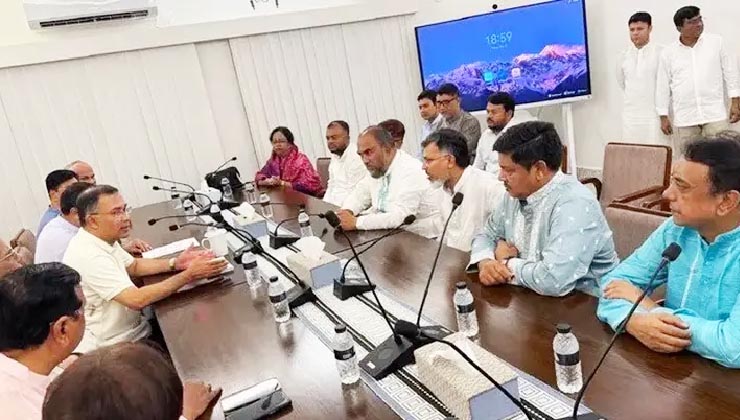 বিদেশ সফরের অনুমতি পেলেন না রাসিক প্রশাসক
