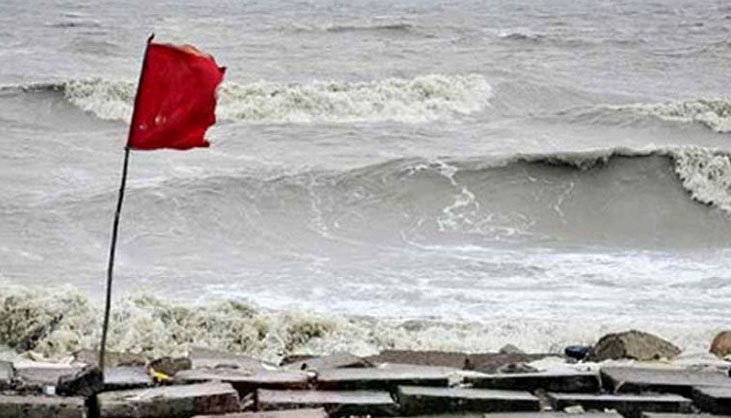 সব সমুদ্রবন্দরে ৩ নম্বর সংকেত