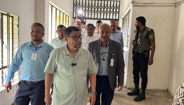 স্বাস্থ্যমন্ত্রীর অভিযানে চিকিৎসক শোকজসহ ২ ক্লিনিক বন্ধ