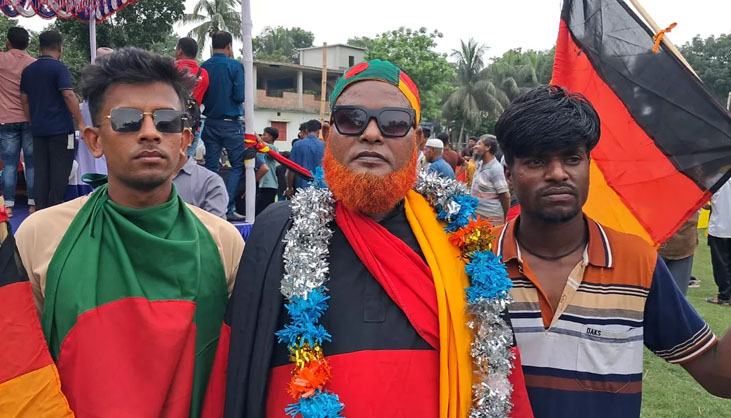 জার্মানির ওষুধে সুস্থ, ৭ কিমি পতাকা বানালেন কৃষক