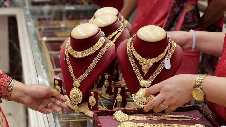 আজ আরও কমলো স্বর্ণের দাম, ভরি কত?