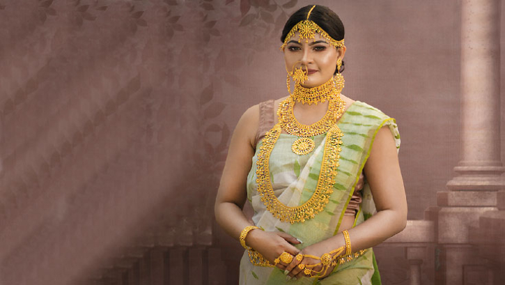উত্থান-পতনের বাজারে আজ স্বর্ণের ভরি কত
