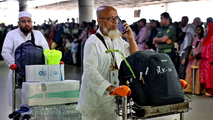 দেশে ফিরেছেন ৩৭৪৩৫ হাজি, মারা গেছেন ৪৮ জন