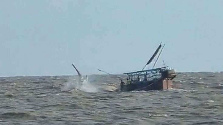 বঙ্গোপসাগরে ট্রলারডুবি, ৫ জন নিখোঁজ